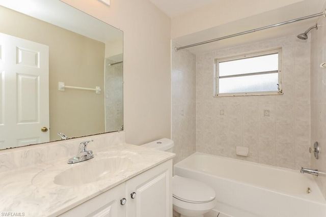 2210 SE 15th ST, Cape Coral, FL 33990