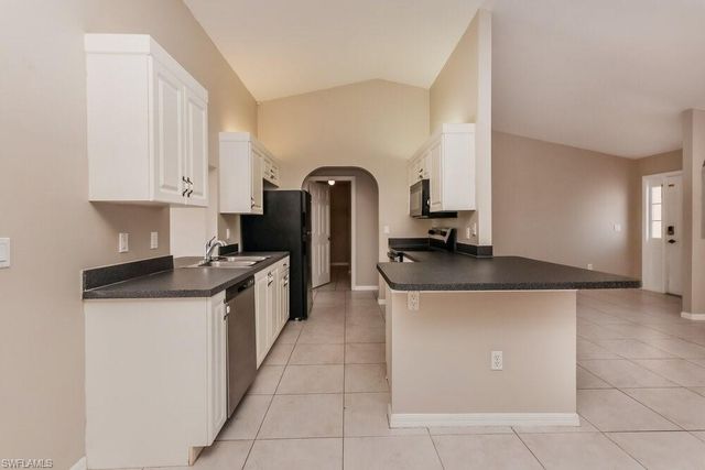 2210 SE 15th ST, Cape Coral, FL 33990