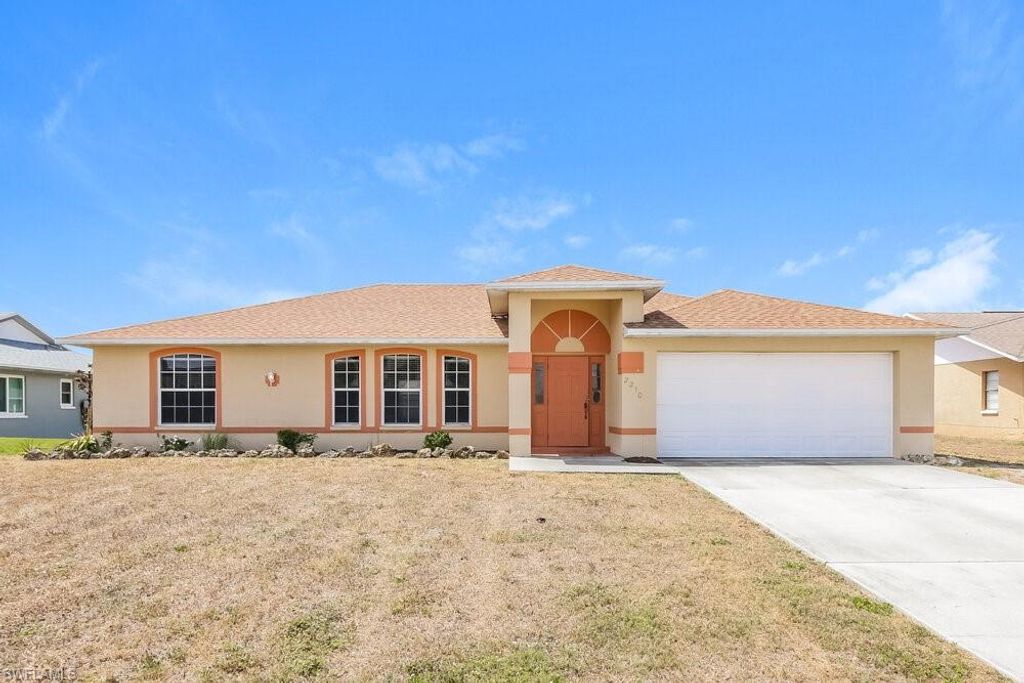 2210 SE 15th ST, Cape Coral, FL 33990