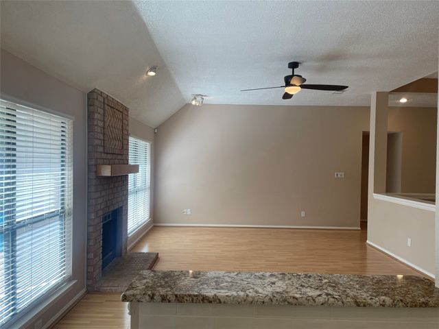 2144 Brownstone Court, Grapevine, TX 76051