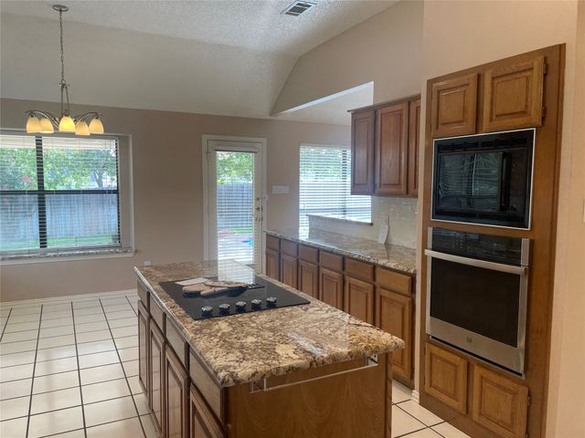 2144 Brownstone Court, Grapevine, TX 76051