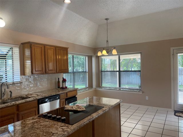 2144 Brownstone Court, Grapevine, TX 76051