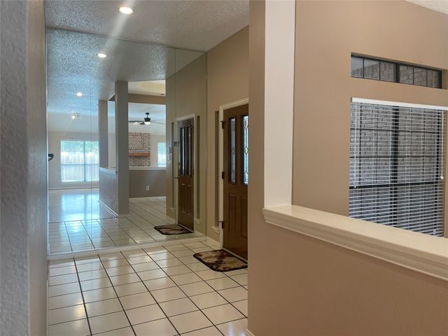 2144 Brownstone Court, Grapevine, TX 76051