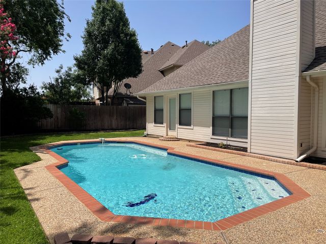 2144 Brownstone Court, Grapevine, TX 76051
