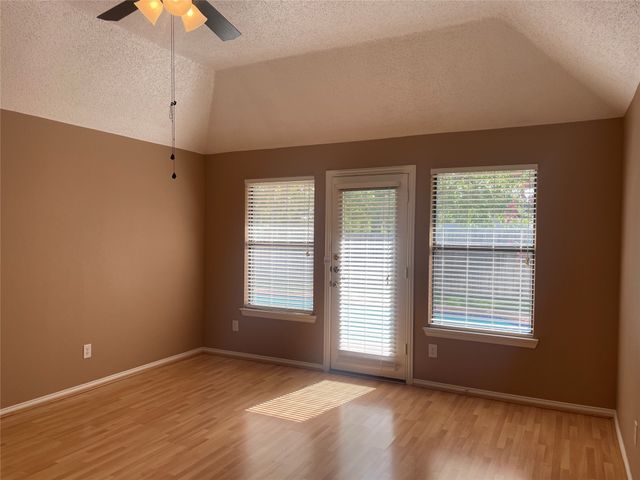 2144 Brownstone Court, Grapevine, TX 76051