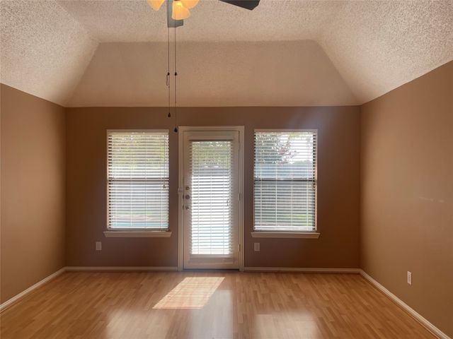 2144 Brownstone Court, Grapevine, TX 76051