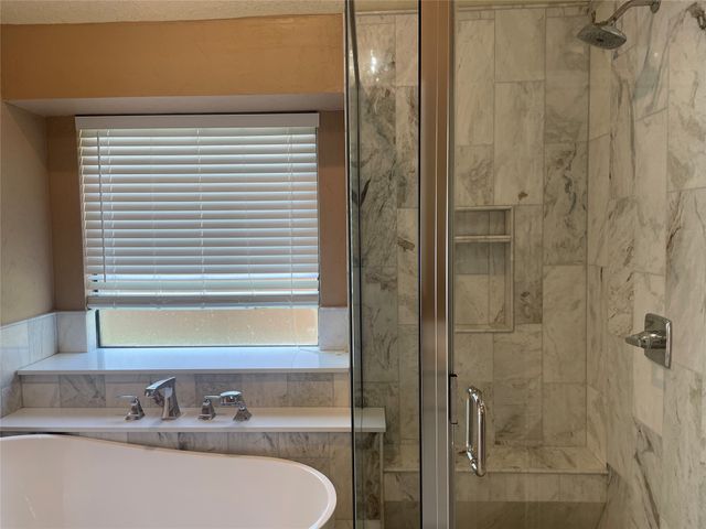 2144 Brownstone Court, Grapevine, TX 76051