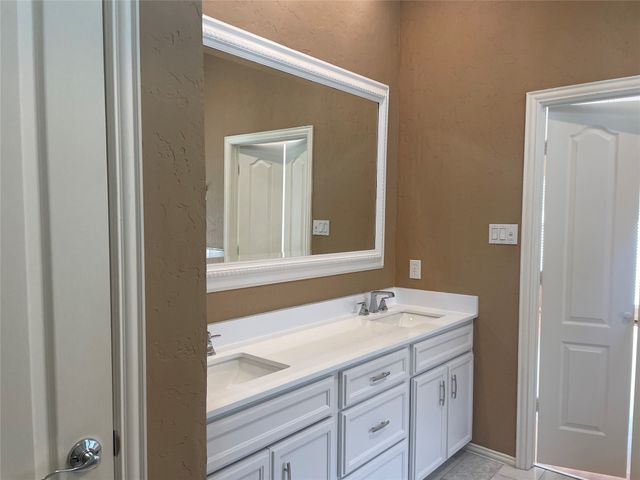2144 Brownstone Court, Grapevine, TX 76051