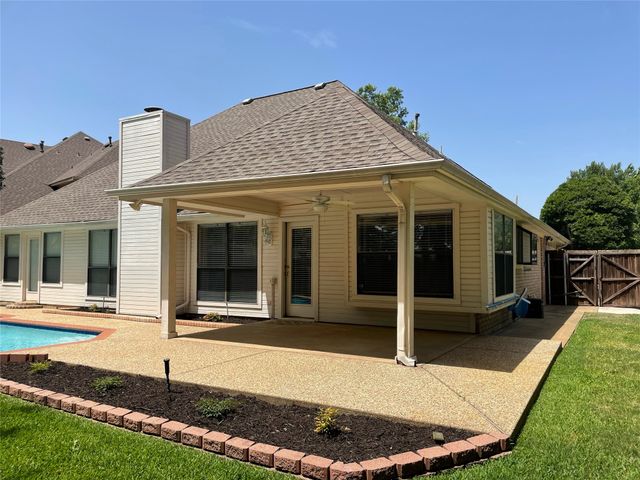 2144 Brownstone Court, Grapevine, TX 76051