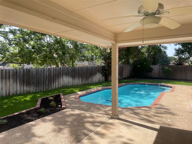 2144 Brownstone Court, Grapevine, TX 76051