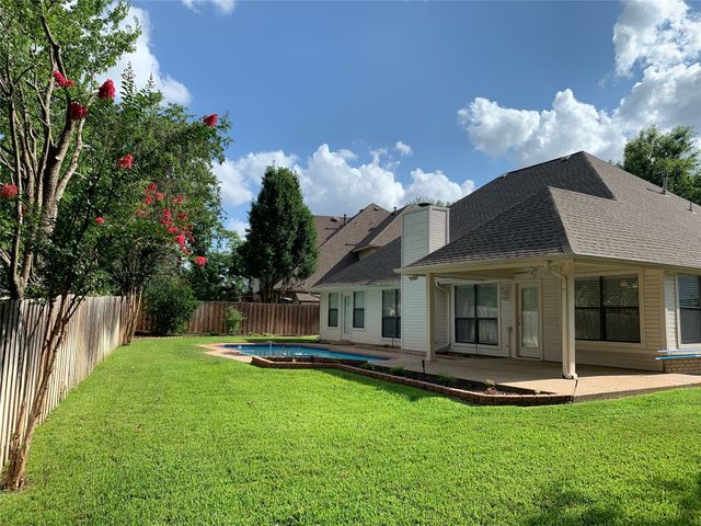 2144 Brownstone Court, Grapevine, TX 76051