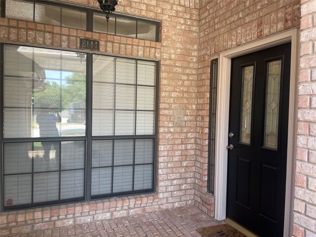2144 Brownstone Court, Grapevine, TX 76051