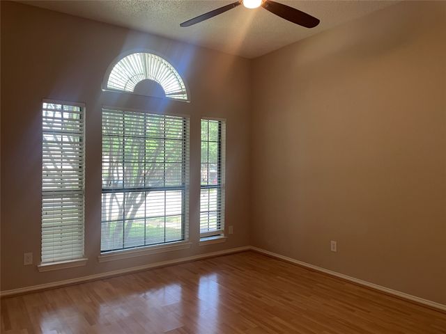2144 Brownstone Court, Grapevine, TX 76051