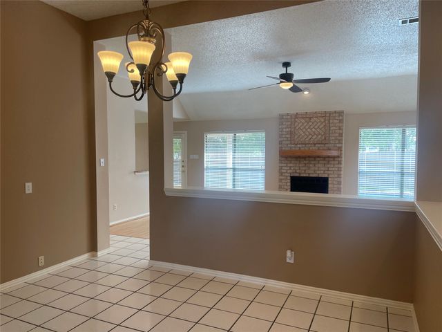 2144 Brownstone Court, Grapevine, TX 76051
