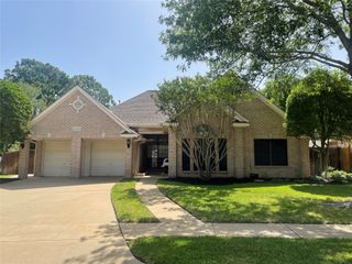 2144 Brownstone Court, Grapevine, TX 76051