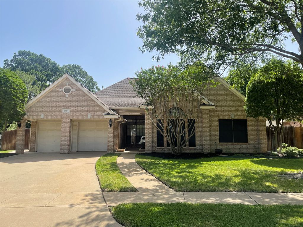 2144 Brownstone Court, Grapevine, TX 76051