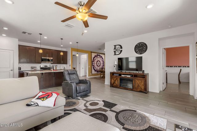 9221 W WILLOW BEND Lane, Phoenix, AZ 85037