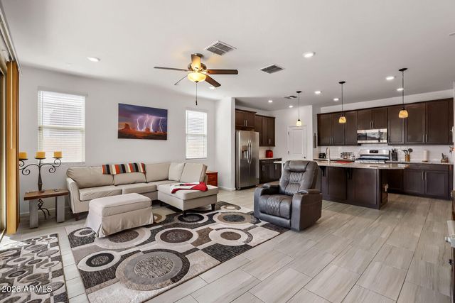 9221 W WILLOW BEND Lane, Phoenix, AZ 85037