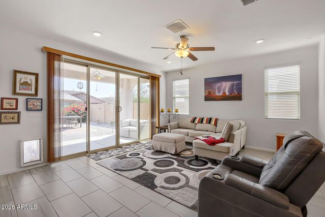 9221 W WILLOW BEND Lane, Phoenix, AZ 85037