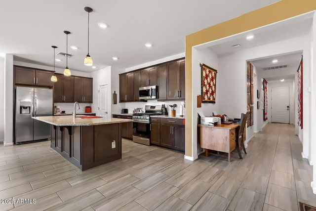 9221 W WILLOW BEND Lane, Phoenix, AZ 85037