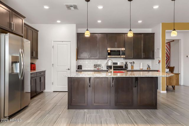 9221 W WILLOW BEND Lane, Phoenix, AZ 85037