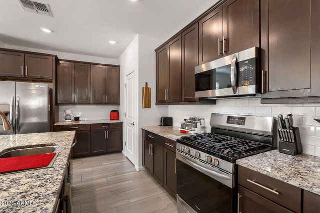 9221 W WILLOW BEND Lane, Phoenix, AZ 85037