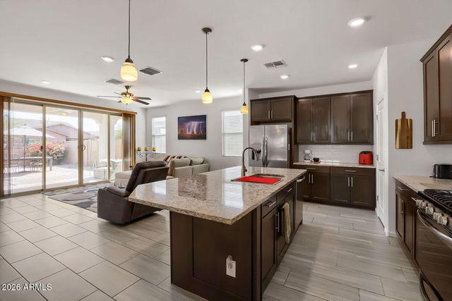 9221 W WILLOW BEND Lane, Phoenix, AZ 85037