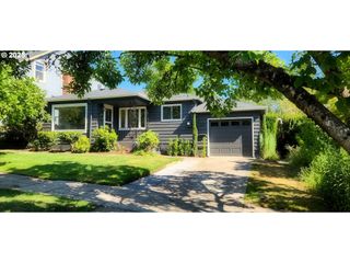 337 S VERMONT St, Portland, OR 97219
