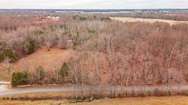 512 N Happy Hollow Road, Portland, TN 37148