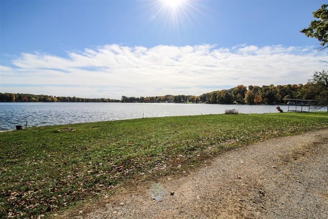 58463 Loop Road, Three Rivers, MI 49093