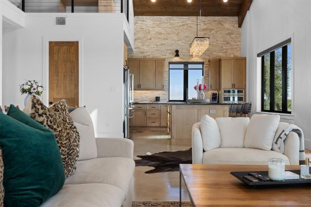 2134 Carter Road, Bellville, TX 77418