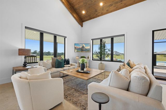 2134 Carter Road, Bellville, TX 77418