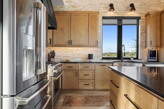 2134 Carter Road, Bellville, TX 77418