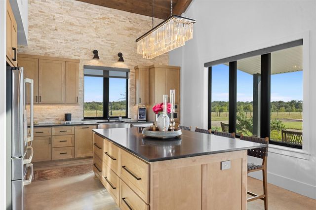 2134 Carter Road, Bellville, TX 77418