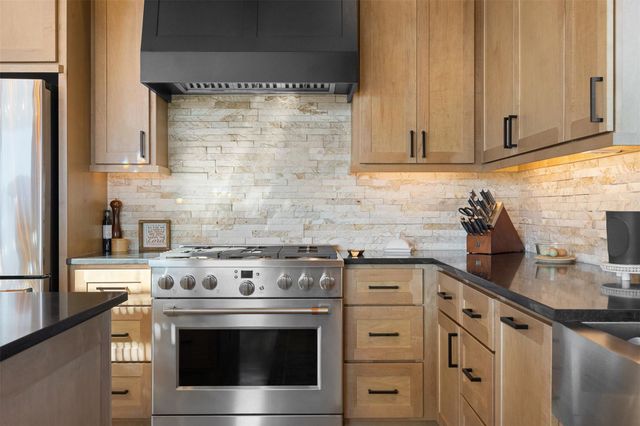 2134 Carter Road, Bellville, TX 77418