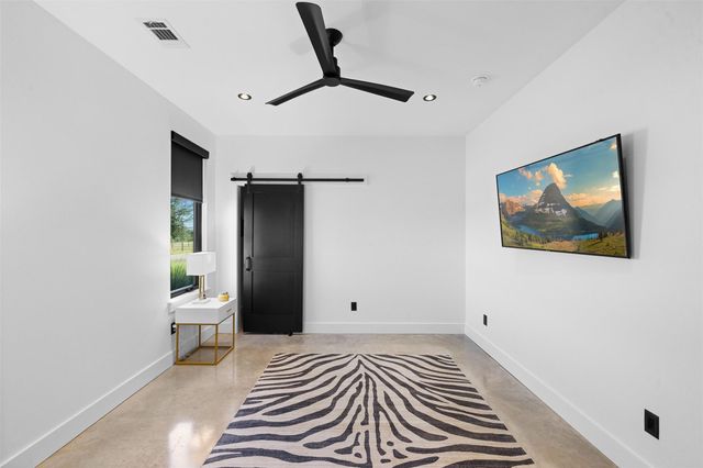 2134 Carter Road, Bellville, TX 77418