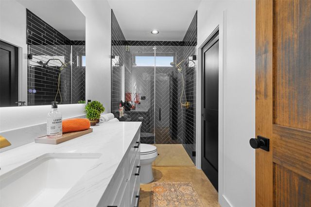 2134 Carter Road, Bellville, TX 77418