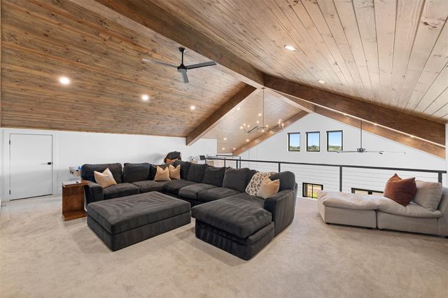 2134 Carter Road, Bellville, TX 77418