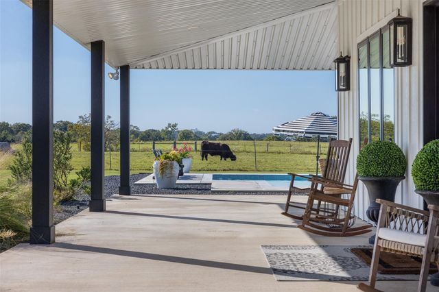 2134 Carter Road, Bellville, TX 77418