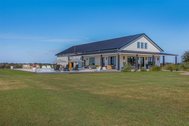 2134 Carter Road, Bellville, TX 77418