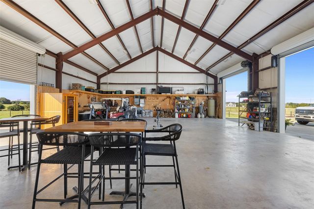 2134 Carter Road, Bellville, TX 77418