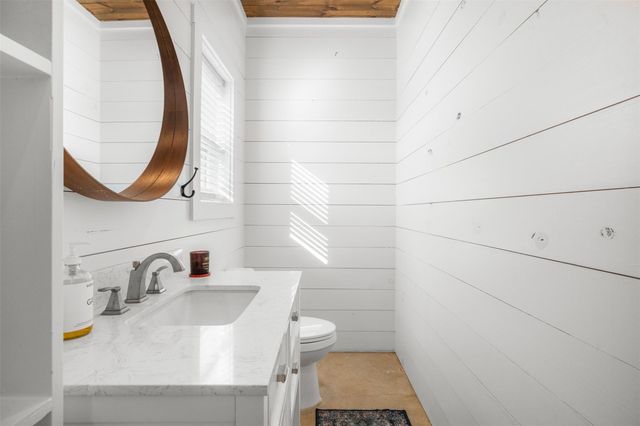 2134 Carter Road, Bellville, TX 77418