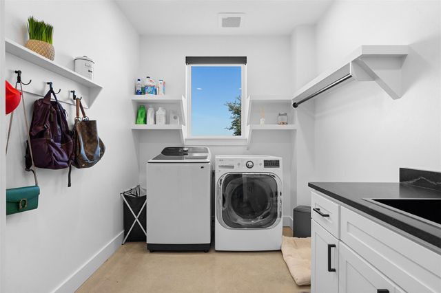 2134 Carter Road, Bellville, TX 77418