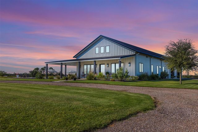 2134 Carter Road, Bellville, TX 77418