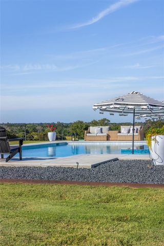 2134 Carter Road, Bellville, TX 77418