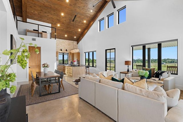 2134 Carter Road, Bellville, TX 77418