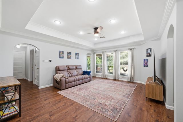 869 Thomas Crossing Drive, Fort Worth, TX 76028