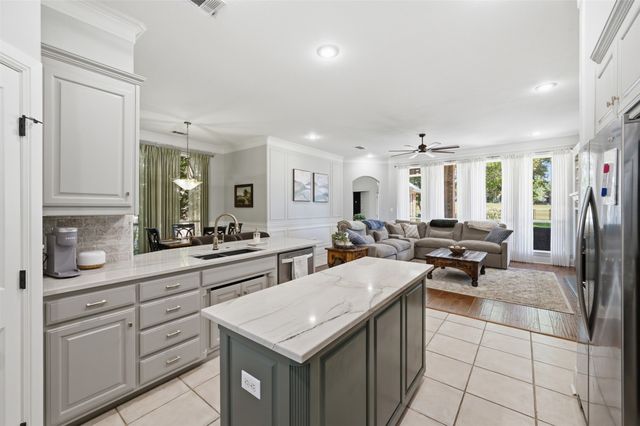 869 Thomas Crossing Drive, Fort Worth, TX 76028