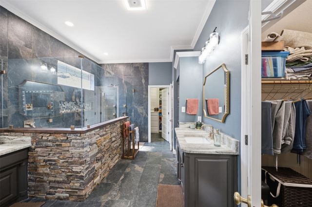 869 Thomas Crossing Drive, Fort Worth, TX 76028
