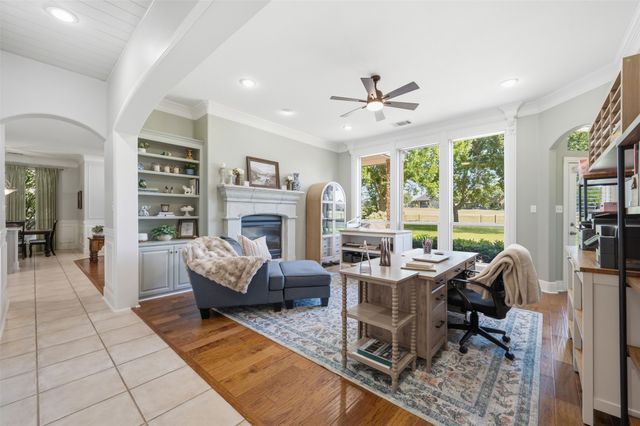 869 Thomas Crossing Drive, Fort Worth, TX 76028